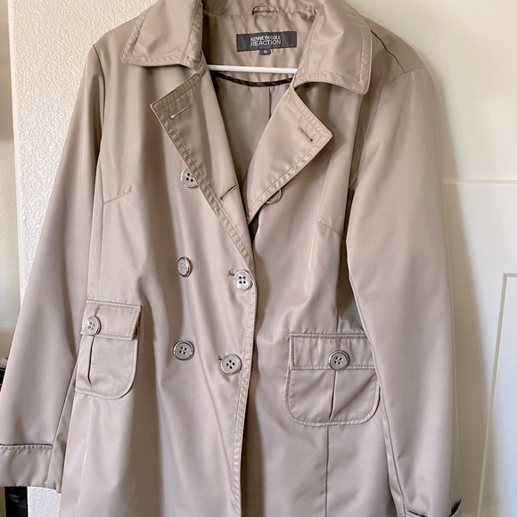 Kenneth Cole Jackets & Blazers - Kenneth Cole short trench coat